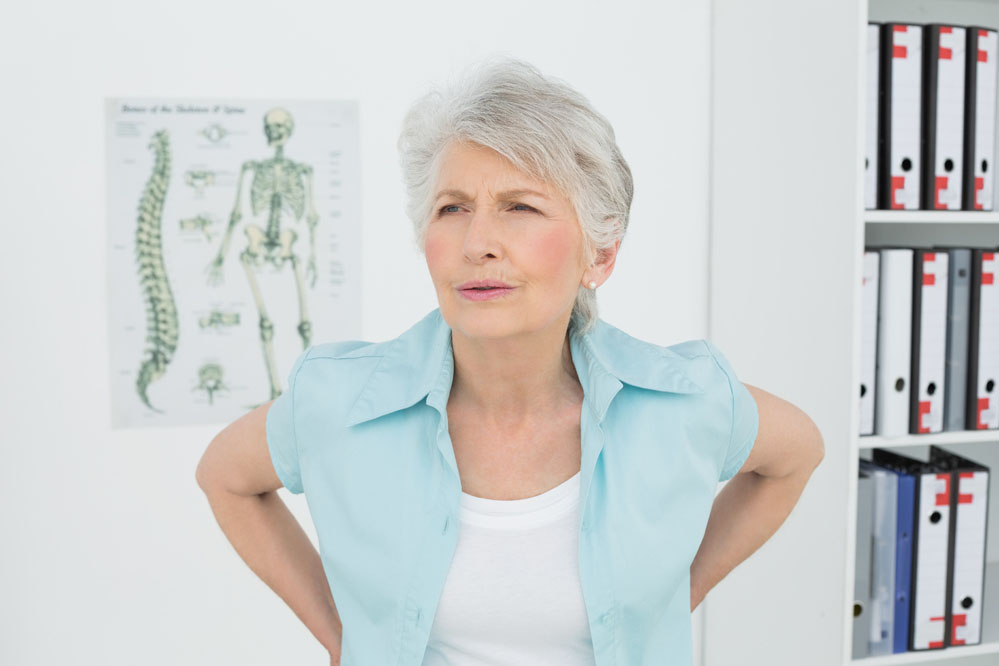 Nonpharmaceutical alternatives to painkillers include acupuncture and manual therapy